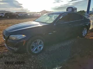 ✅ 2013 BMW 5 Series 528i • VIN: WBAXG5C51DDY37284 • Lot: 94133625. Wystawiony na Copart z przebiegiem 139 416 mil. Bezpłatny archiwum sprzedaży aukcyjnych z USA i szczegółowy raport historii pojazdu na DreamBid. Zdjęcie 1.