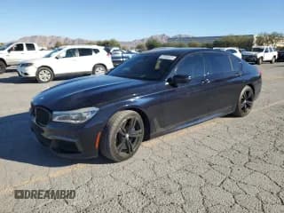 ✅ 2016 BMW 7 Series 750i xDrive • VIN: WBA7F2C58GG415758 • Lot: 87045035. Wystawiony na Copart z przebiegiem 71 599 mil. Bezpłatny archiwum sprzedaży aukcyjnych z USA i szczegółowy raport historii pojazdu na DreamBid. Zdjęcie 1.