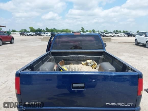 ✅ 1999 Chevrolet S-10 • VIN: 1GCCS1445X8191064 • Лот: 42351000. Опубликован ранее на IAAI с пробегом Не указан. Бесплатный доступ к архиву аукционных продаж из США и подробный отчёт об истории автомобиля на DreamBid. Изображение 8.