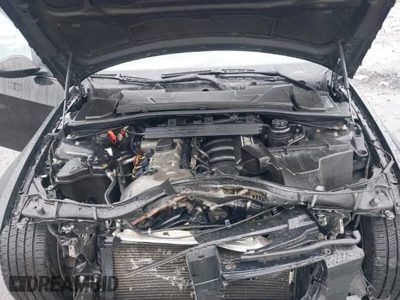 ✅ 2006 BMW 3 Series 330i • VIN: WBAVB33526PS14803 • Lot: 42371730. Wystawiony na IAAI z przebiegiem 174 338 mil. Bezpłatny archiwum sprzedaży aukcyjnych z USA i szczegółowy raport historii pojazdu na DreamBid. Zdjęcie 10.