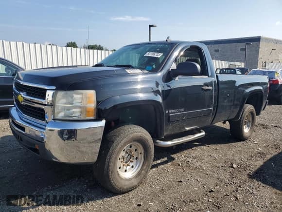 ✅ 2007 Chevrolet Silverado 2500HD 1LT • VIN: 1GCHK24K67E574006 • Lot: 63186733. Wystawiony na Copart z przebiegiem Nie podano. Bezpłatny archiwum sprzedaży aukcyjnych z USA i szczegółowy raport historii pojazdu na DreamBid. Zdjęcie 1.