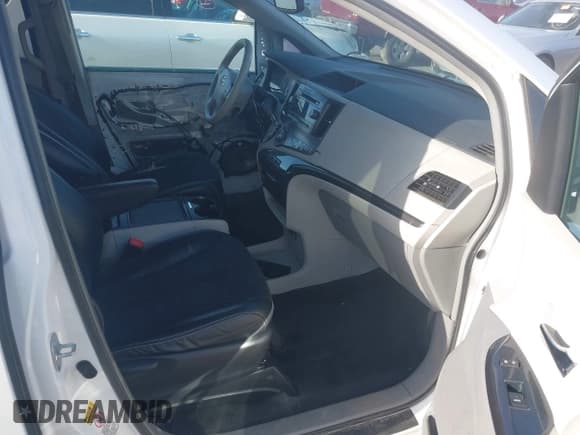 ✅ 2012 Toyota Sienna SE • VIN: 5TDXK3DC1CS221798 • Lot: 41989210. Listed on IAAI with 198,962 mi. Free auction sales archive from the USA and detailed vehicle history report at DreamBid. Image 5.