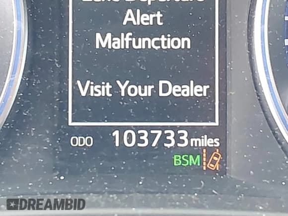 ✅ 2018 Toyota Highlander SE • VIN: 5TDJZRFH1JS817410 • Lot: 43616481. Listed on IAAI with 103,733 mi. Free auction sales archive from the USA and detailed vehicle history report at DreamBid. Image 16.