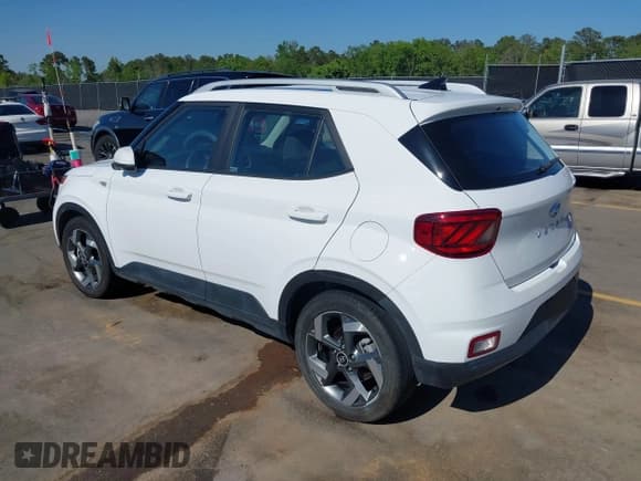 ✅ 2022 Hyundai Venue SEL • VIN: KMHRC8A33NU171505 • Lot: 42041443. Listed on IAAI with 37,908 mi. Free auction sales archive from the USA and detailed vehicle history report at DreamBid. Image 3.