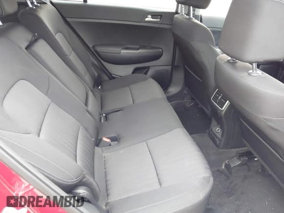 ✅ 2021 Kia Sportage LX • VIN: KNDPM3AC3M7902832 • Lot: 43414036. Wystawiony na IAAI z przebiegiem 21 657 mil. Bezpłatny archiwum sprzedaży aukcyjnych z USA i szczegółowy raport historii pojazdu na DreamBid. Zdjęcie 8.