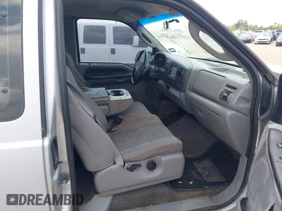 ✅ 2005 Ford F-250 XL • VIN: 1FTSX20575EB58745 • Lot: 43131481. Wystawiony na IAAI z przebiegiem 222 567 mil. Bezpłatny archiwum sprzedaży aukcyjnych z USA i szczegółowy raport historii pojazdu na DreamBid. Zdjęcie 5.