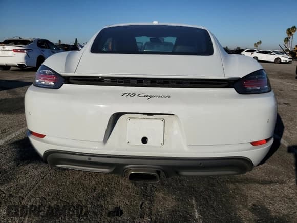 ✅ 2018 Porsche 718 Cayman • VIN: WP0AA2A87JK262265 • Lot: 72843263. Listed on Copart with 32,732 mi. Free auction sales archive from the USA and detailed vehicle history report at DreamBid. Image 6.