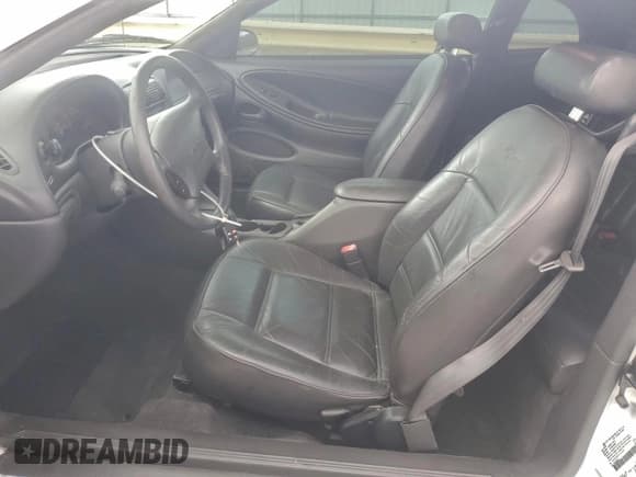 ✅ 2000 Ford Mustang • VIN: 1FAFP404XYF242390 • Lot: 92295535. Listed on Copart with 35,159 mi. Free auction sales archive from the USA and detailed vehicle history report at DreamBid. Image 7.