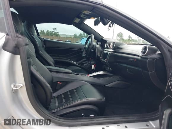 ✅ 2017 Ferrari California T • VIN: ZFF77XJA2H0226113 • Lot: 41445494. Listed on IAAI with 17,032 mi. Free auction sales archive from the USA and detailed vehicle history report at DreamBid. Image 5.