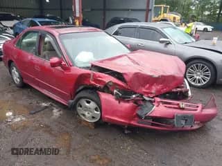 2001 Honda Accord EX с VIN 1HGCG16511A000135, выставлен на аукционе IAAI как лот 43187901 с пробегом 120 305 миль миль и . История ставок и продаж доступна на DreamBid. Изображение 1.