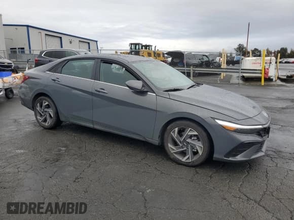 ✅ 2025 Hyundai Elantra SEL Convenience • VIN: KMHLS4DG7SU032411 • Lot: 93052025. Listed on Copart with 12,735 mi. Free auction sales archive from the USA and detailed vehicle history report at DreamBid. Image 4.