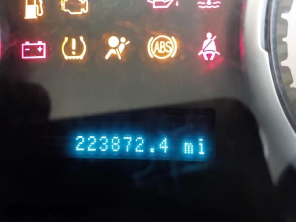 ✅ 2010 Ford Focus SE • VIN: 1FAHP3FN8AW108633 • Lot: 43376319. Wystawiony na IAAI z przebiegiem 223 872 mil. Bezpłatny archiwum sprzedaży aukcyjnych z USA i szczegółowy raport historii pojazdu na DreamBid. Zdjęcie 7.