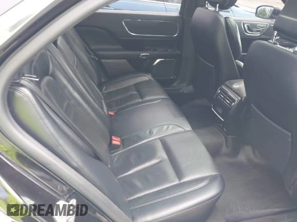 ✅ 2019 Lincoln Continental Select • VIN: 1LN6L9TK8K5600138 • Лот: 42733884. Опубликован ранее на IAAI с пробегом 104 310 миль. Бесплатный доступ к архиву аукционных продаж из США и подробный отчёт об истории автомобиля на DreamBid. Изображение 8.