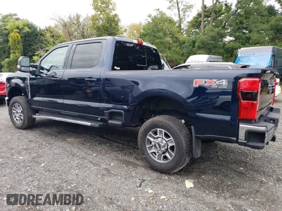 ✅ 2023 Ford F-350 XL • VIN: 1FT8W3BN1PEC18330 • Лот: 87001944. Опубликован ранее на Copart с пробегом 8 659 миль. Бесплатный доступ к архиву аукционных продаж из США и подробный отчёт об истории автомобиля на DreamBid. Изображение 2.