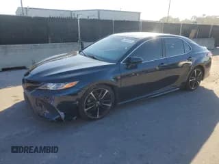 ✅ 2020 Toyota Camry SE • VIN: 4T1G11AK5LU927456 • Lot: 92092445. Wystawiony na Copart z przebiegiem 75 381 mil. Bezpłatny archiwum sprzedaży aukcyjnych z USA i szczegółowy raport historii pojazdu na DreamBid. Zdjęcie 1.