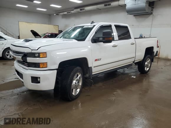 ✅ 2017 Chevrolet Silverado 2500HD LT • VIN: 1GC1KVEY5HF191496 • Lot: 67532715. Wystawiony na Copart z przebiegiem 181 972 mil. Bezpłatny archiwum sprzedaży aukcyjnych z USA i szczegółowy raport historii pojazdu na DreamBid. Zdjęcie 1.