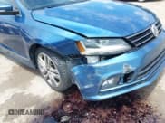 ✅ 2017 Volkswagen Jetta SEL • VIN: 3VWL17AJXHM304792 • Lot: 42688617. Wystawiony na IAAI z przebiegiem 98 916 mil. Bezpłatny archiwum sprzedaży aukcyjnych z USA i szczegółowy raport historii pojazdu na DreamBid. Zdjęcie 18.