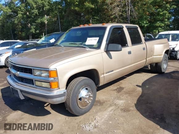 1998 Chevrolet Silverado 3500 с VIN 1GCHC33J9WF022102, выставлен на аукционе IAAI как лот 43267780 с пробегом 243 172 миль миль и . История ставок и продаж доступна на DreamBid. Изображение 2.