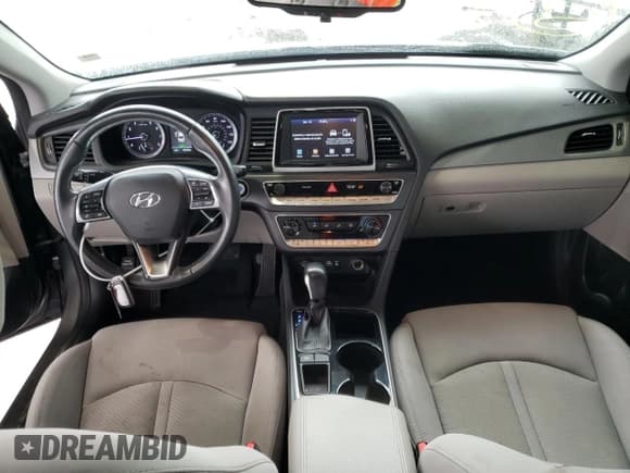 ✅ 2018 Hyundai Sonata Limited • VIN: 5NPE34AF4JH649411 • Lot: 48080763. Listed on Copart with 43,690 mi. Free auction sales archive from the USA and detailed vehicle history report at DreamBid. Image 8.