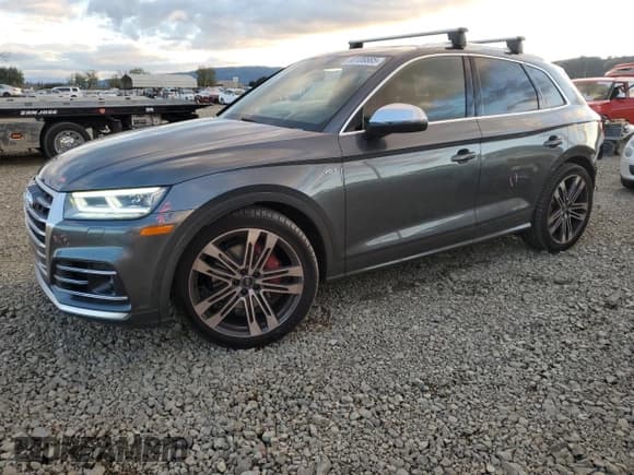 ✅ 2018 Audi SQ5 Prestige • VIN: WA1C4AFY0J2143017 • Lot: 93106685. Wystawiony na Copart z przebiegiem 70 924 mil. Bezpłatny archiwum sprzedaży aukcyjnych z USA i szczegółowy raport historii pojazdu na DreamBid. Zdjęcie 1.