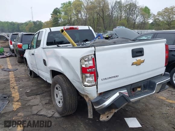 ✅ 2019 Chevrolet Colorado 2WD Work Truck • VIN: 1GCHSBEA4K1170109 • Lot: 41934824. Wystawiony na IAAI z przebiegiem 105 970 mil. Bezpłatny archiwum sprzedaży aukcyjnych z USA i szczegółowy raport historii pojazdu na DreamBid. Zdjęcie 3.