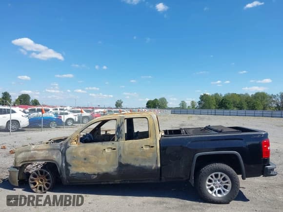 ✅ 2017 GMC Sierra 1500 SLE • VIN: 1GTV2MEC1HZ255807 • Lot: 43321132. Wystawiony na IAAI z przebiegiem Nie podano. Bezpłatny archiwum sprzedaży aukcyjnych z USA i szczegółowy raport historii pojazdu na DreamBid. Zdjęcie 14.