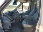 ✅ 2018 Ford Transit • VIN: 1FTBW2CM2JKA30155 • Lot: 85887205. Wystawiony na Copart z przebiegiem 207 932 mil. Bezpłatny archiwum sprzedaży aukcyjnych z USA i szczegółowy raport historii pojazdu na DreamBid. Zdjęcie 7.