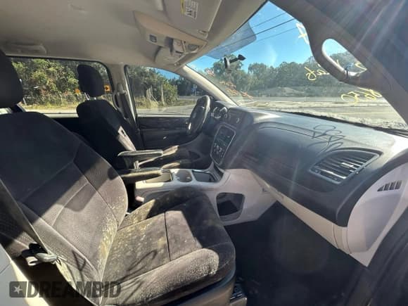 ✅ 2014 Dodge Grand Caravan SXT • VIN: 2C4RDGCG9ER128683 • Lot: 91316415. Wystawiony na Copart z przebiegiem Nie podano. Bezpłatny archiwum sprzedaży aukcyjnych z USA i szczegółowy raport historii pojazdu na DreamBid. Zdjęcie 5.