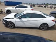 ✅ 2025 Hyundai Elantra SEL Sport • VIN: KMHLM4DG9SU868568 • Лот: 43205920. Опубликован ранее на IAAI с пробегом 4 028 миль. Бесплатный доступ к архиву аукционных продаж из США и подробный отчёт об истории автомобиля на DreamBid. Изображение 15.