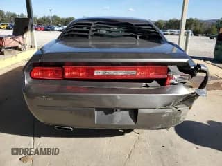 ✅ 2012 Dodge Challenger SXT Plus • VIN: 2C3CDYAG0CH135401 • Lot: 41336245. Wystawiony na Copart z przebiegiem Nie podano. Bezpłatny archiwum sprzedaży aukcyjnych z USA i szczegółowy raport historii pojazdu na DreamBid. Zdjęcie 6.