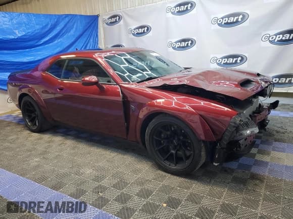 ✅ 2022 Dodge Challenger SRT Hellcat Redeye Widebody • VIN: 2C3CDZL94NH136073 • Lot: 46449985. Wystawiony na Copart z przebiegiem 4 914 mil. Bezpłatny archiwum sprzedaży aukcyjnych z USA i szczegółowy raport historii pojazdu na DreamBid. Zdjęcie 4.