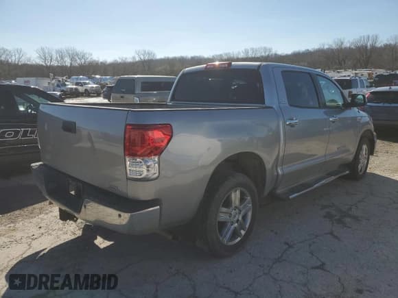 ✅ 2008 Toyota Tundra Limited • VIN: 5TFDV58178X043931 • Lot: 48803375. Listed on Copart with 172,668 mi. Free auction sales archive from the USA and detailed vehicle history report at DreamBid. Image 3.