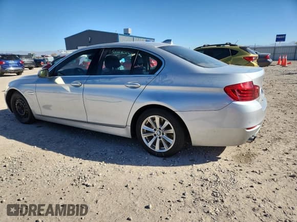 ✅ 2016 BMW 5 Series 528i • VIN: WBA5A5C58GG350773 • Lot: 87105965. Listed on Copart with 123,038 mi. Free auction sales archive from the USA and detailed vehicle history report at DreamBid. Image 2.