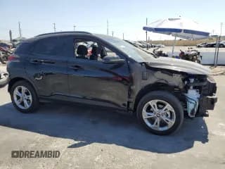 ✅ 2023 Hyundai Kona SEL • VIN: KM8K62AB4PU058422 • Лот: 65235264. Опубликован ранее на Copart с пробегом 12 889 миль. Бесплатный доступ к архиву аукционных продаж из США и подробный отчёт об истории автомобиля на DreamBid. Изображение 4.