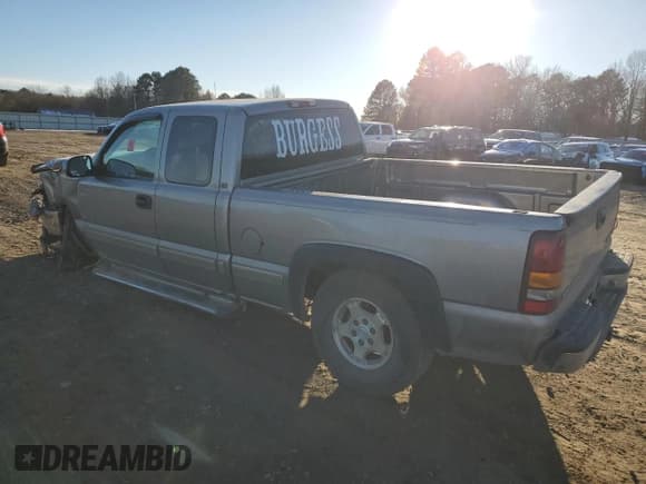 ✅ 2001 Chevrolet Silverado 1500 • VIN: 1GCEC19T21Z194382 • Лот: 88863615. Опубликован ранее на Copart с пробегом 155 055 миль. Бесплатный доступ к архиву аукционных продаж из США и подробный отчёт об истории автомобиля на DreamBid. Изображение 2.