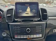 ✅ 2018 Mercedes-Benz GLE 63 S AMG • VIN: 4JGED7FB9JA099811 • Lot: 96269655. Wystawiony na Copart z przebiegiem 84 852 mil. Bezpłatny archiwum sprzedaży aukcyjnych z USA i szczegółowy raport historii pojazdu na DreamBid. Zdjęcie 12.