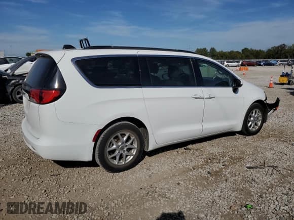 ✅ 2021 Chrysler Voyager LXi • VIN: 2C4RC1DG9MR546108 • Lot: 84750245. Wystawiony na Copart z przebiegiem 118 124 mil. Bezpłatny archiwum sprzedaży aukcyjnych z USA i szczegółowy raport historii pojazdu na DreamBid. Zdjęcie 3.
