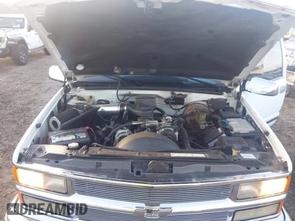 ✅ 1997 Chevrolet Silverado 1500 • VIN: 2GBEC19R2V1116045 • Lot: 43708087. Wystawiony na IAAI z przebiegiem 176 084 mil. Bezpłatny archiwum sprzedaży aukcyjnych z USA i szczegółowy raport historii pojazdu na DreamBid. Zdjęcie 10.