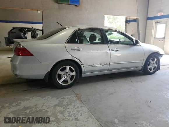 2007 Honda Accord with VIN JHMCN36507C003197, listed as a Copart auction lot 53829695 with 179,063 mi miles and Clean title. Bid and sale history available at DreamBid. Image 3.