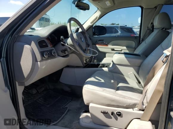 ✅ 2010 Chevrolet Silverado 1500 • VIN: 1GCSKTE24AZ152164 • Lot: 55842575. Wystawiony na Copart z przebiegiem 210 072 mil. Bezpłatny archiwum sprzedaży aukcyjnych z USA i szczegółowy raport historii pojazdu na DreamBid. Zdjęcie 7.