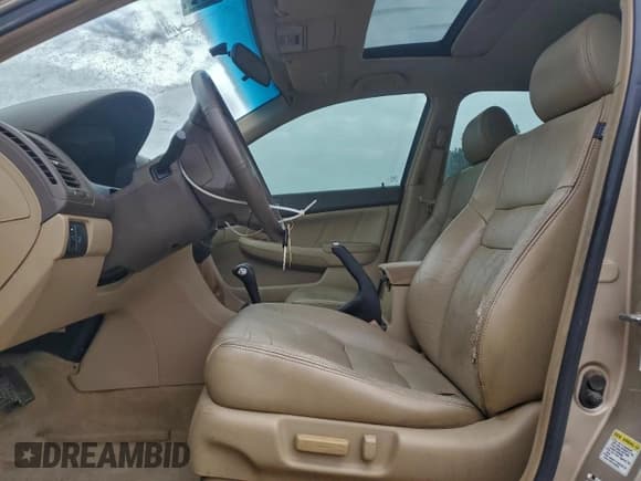 ✅ 2004 Honda Accord EX • VIN: 1HGCM66534A104636 • Лот: 93720235. Опубликован ранее на Copart с пробегом 111 064 миль. Бесплатный доступ к архиву аукционных продаж из США и подробный отчёт об истории автомобиля на DreamBid. Изображение 7.