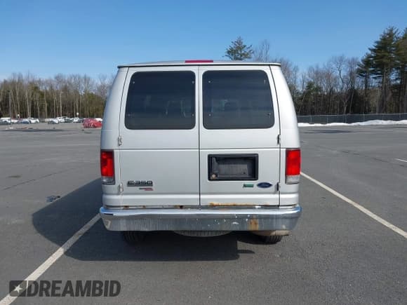 ✅ 2012 Ford Econoline Passenger XL • VIN: 1FBNE3BL3CDA32121 • Lot: 41799112. Wystawiony na IAAI z przebiegiem 173 711 mil. Bezpłatny archiwum sprzedaży aukcyjnych z USA i szczegółowy raport historii pojazdu na DreamBid. Zdjęcie 16.
