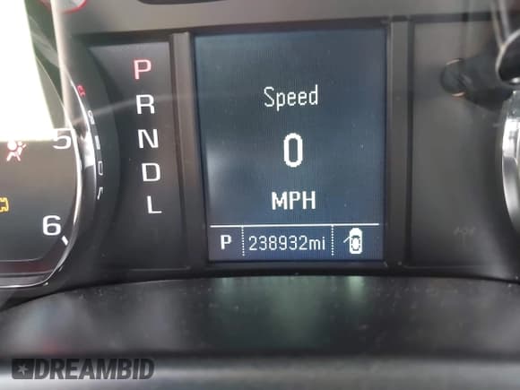 ✅ 2018 Chevrolet Silverado 1500 Custom • VIN: 1GCRCPEH5JZ324547 • Lot: 43389774. Wystawiony na IAAI z przebiegiem 238 932 mil. Bezpłatny archiwum sprzedaży aukcyjnych z USA i szczegółowy raport historii pojazdu na DreamBid. Zdjęcie 15.