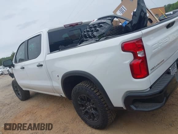 ✅ 2025 Chevrolet Silverado 1500 ZR2 • VIN: 3GCUKHEL1SG170864 • Лот: 42167688. Опубликован ранее на IAAI с пробегом 1 296 миль. Бесплатный доступ к архиву аукционных продаж из США и подробный отчёт об истории автомобиля на DreamBid. Изображение 14.