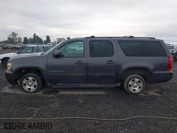 ✅ 2010 Chevrolet Suburban LT • VIN: 1GNUKJE38AR290321 • Lot: 43301641. Wystawiony na IAAI z przebiegiem 214 815 mil. Bezpłatny archiwum sprzedaży aukcyjnych z USA i szczegółowy raport historii pojazdu na DreamBid. Zdjęcie 15.