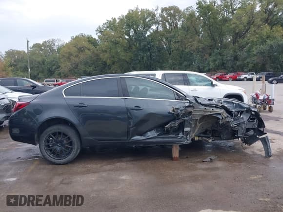 ✅ 2016 Buick Regal • VIN: 2G4GK5EX5G9127995 • Lot: 43376938. Wystawiony na IAAI z przebiegiem 106 135 mil. Bezpłatny archiwum sprzedaży aukcyjnych z USA i szczegółowy raport historii pojazdu na DreamBid. Zdjęcie 13.