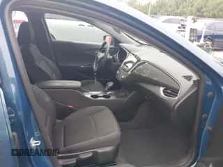 2025 Chevrolet Malibu LT z VIN 1G1ZD5ST0SF142213, wystawiony jako IAAI lot #43566389 z przebiegiem 27 310 mil mil oraz . Historia ofert i sprzedaży dostępna na DreamBid. Obrazek 5.