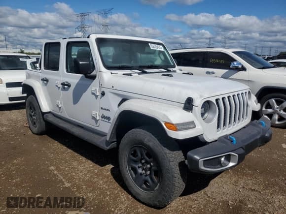 ✅ 2023 Jeep Wrangler Sahara • VIN: 1C4JJXP67PW517033 • Lot: 69635425. Wystawiony na Copart z przebiegiem 51 879 mil. Bezpłatny archiwum sprzedaży aukcyjnych z USA i szczegółowy raport historii pojazdu na DreamBid. Zdjęcie 4.