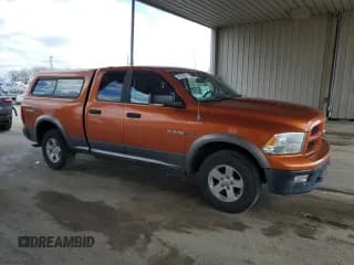 ✅ 2010 Dodge 1500 Laramie • VIN: 1D7RV1GT1AS167252 • Lot: 52489155. Wystawiony na Copart z przebiegiem 244 495 mil. Bezpłatny archiwum sprzedaży aukcyjnych z USA i szczegółowy raport historii pojazdu na DreamBid. Zdjęcie 4.