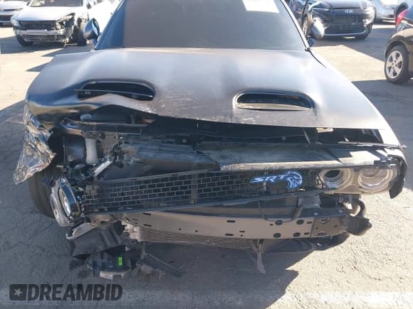 ✅ 2016 Dodge Challenger SRT Hellcat • VIN: 2C3CDZC93GH270902 • Lot: 43863546. Listed on IAAI with 33,410 mi. Free auction sales archive from the USA and detailed vehicle history report at DreamBid. Image 6.